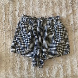 Forever 21// Gingham Shorts 🖤🤍